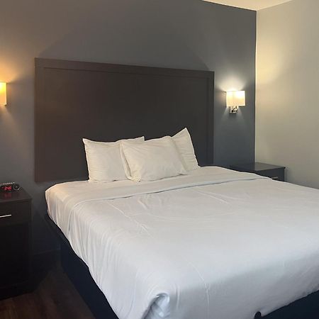 Motel 6 Norfolk, Va East Little Creek Екстериор снимка