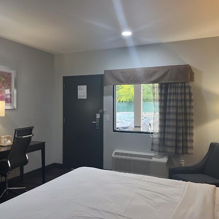 Motel 6 Norfolk, Va East Little Creek Екстериор снимка