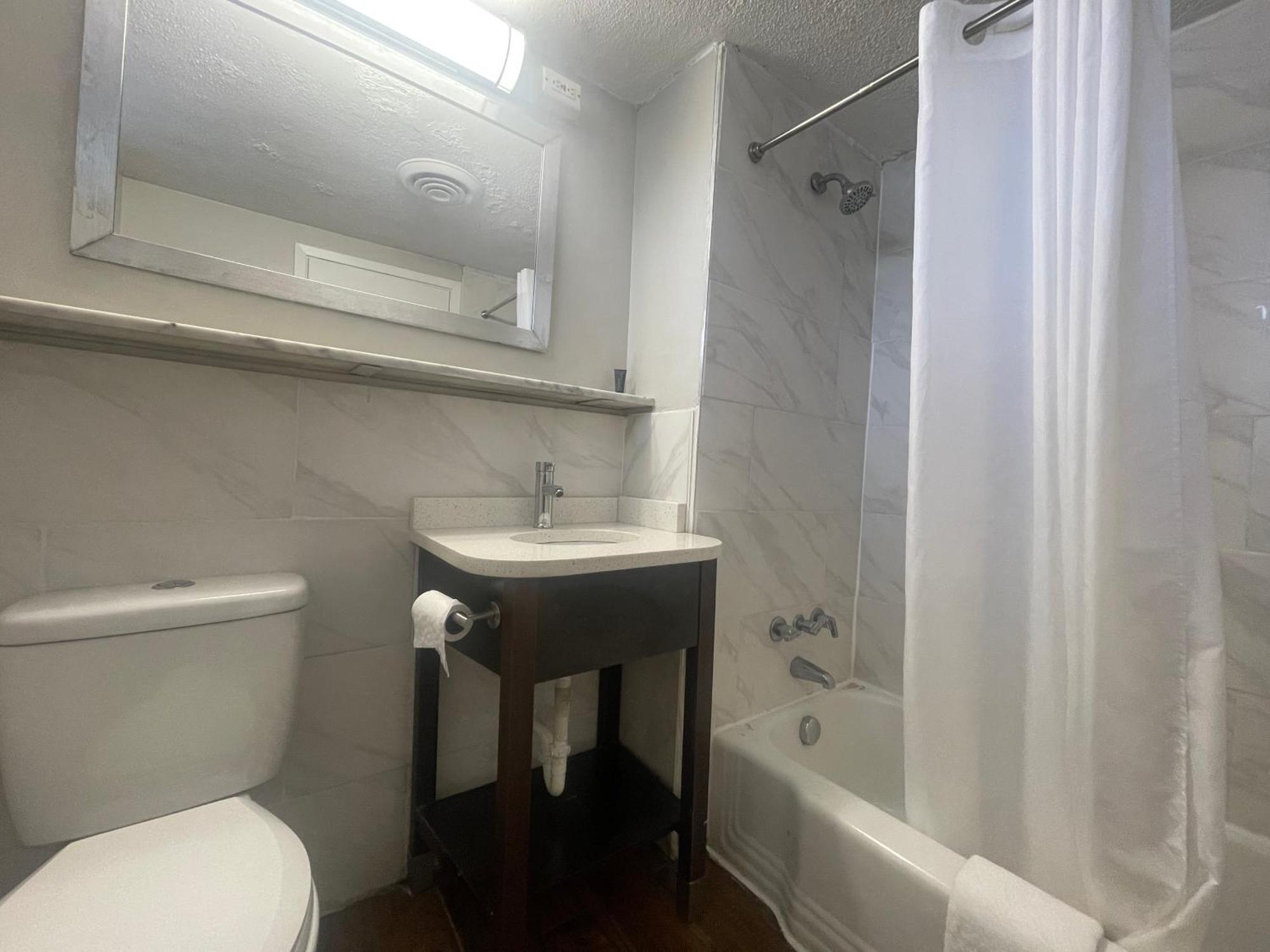 Motel 6 Norfolk, Va East Little Creek Екстериор снимка