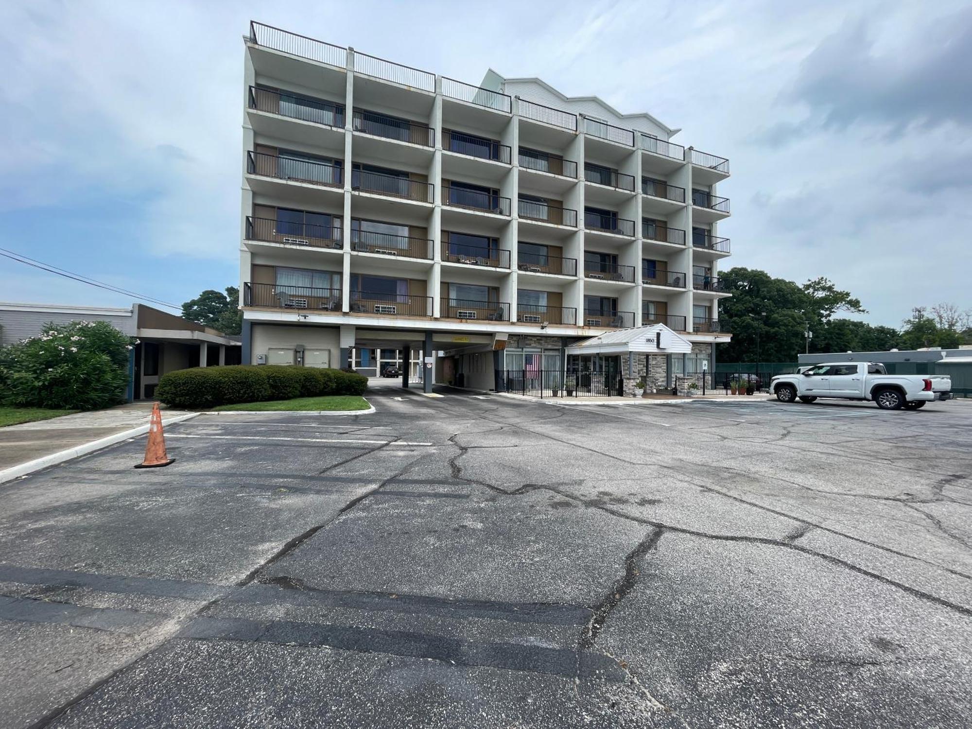 Motel 6 Norfolk, Va East Little Creek Екстериор снимка